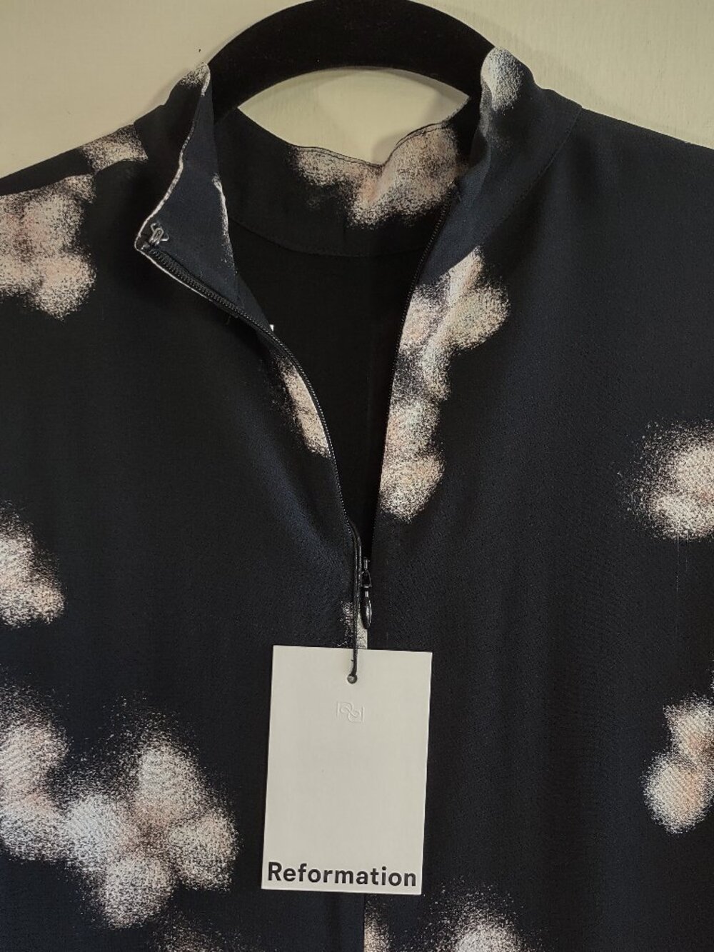 NEW Reformation Torin Mini Dress Floral Black Onyx Bell Sleeves Minimalist Small - Picture 7 of 10